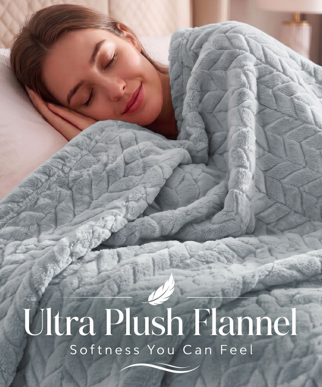 Leaf Embossing Flannel Blanket  Grey