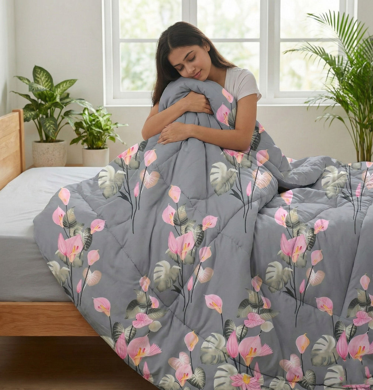 Valencia Comforter Grey Pink
