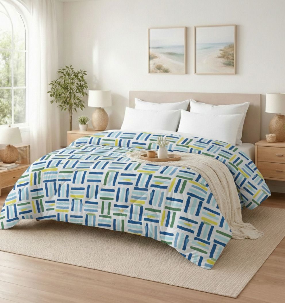 Valencia Comforter White Blue