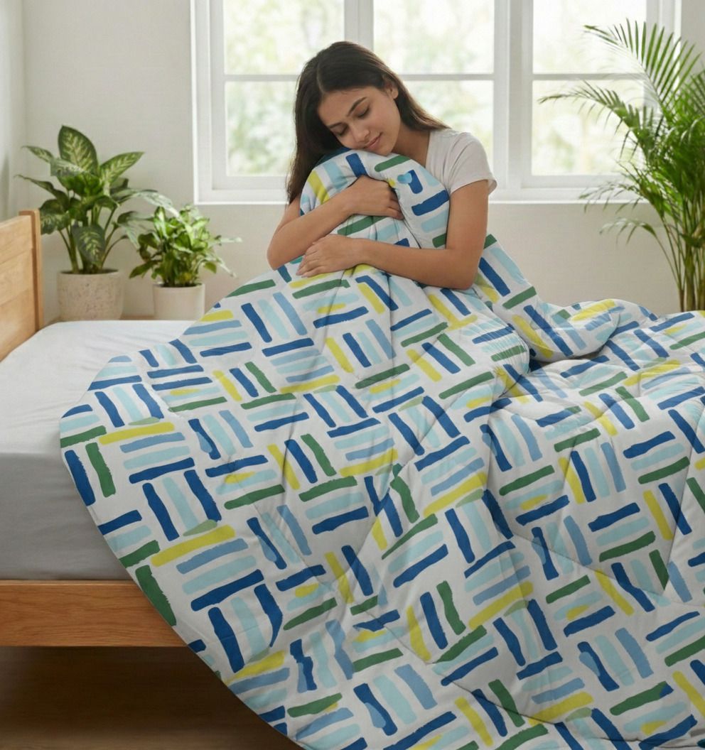 Valencia Comforter White Blue