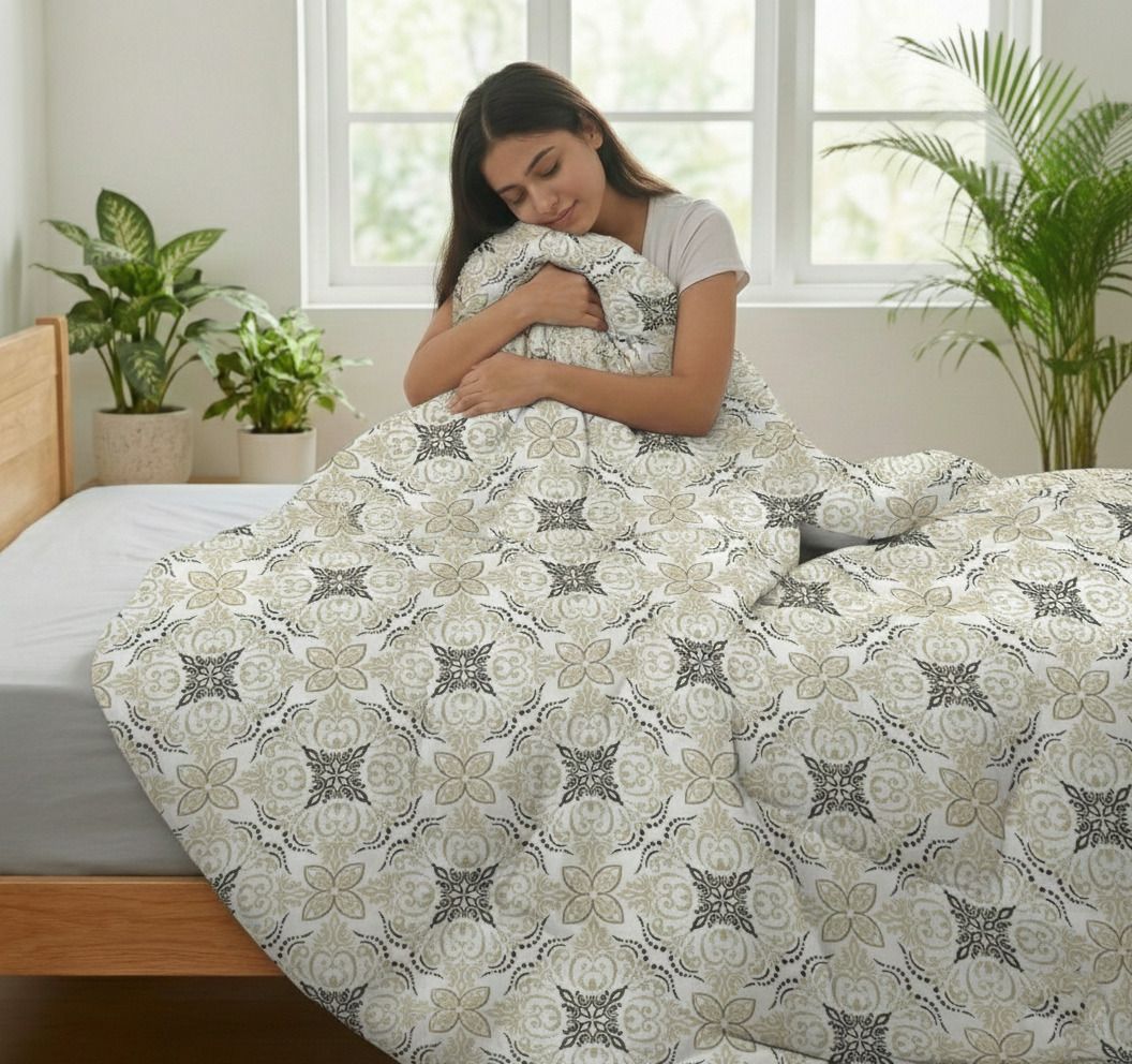 Valencia Comforter Off WhiteBlack