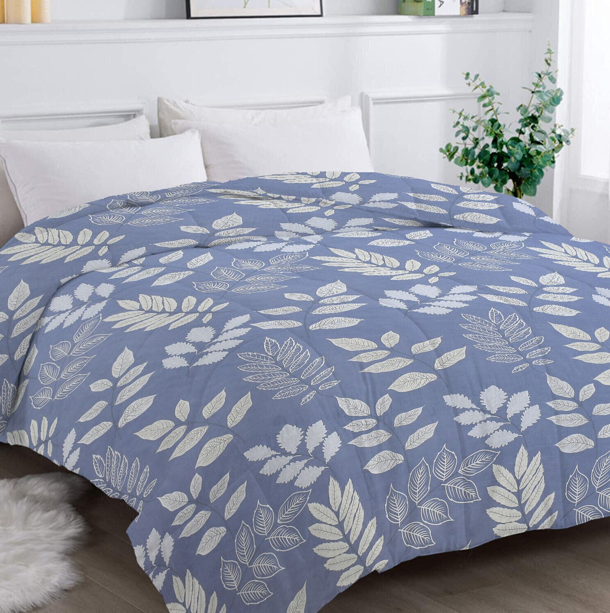 Prime Comforter Light Blue Off White